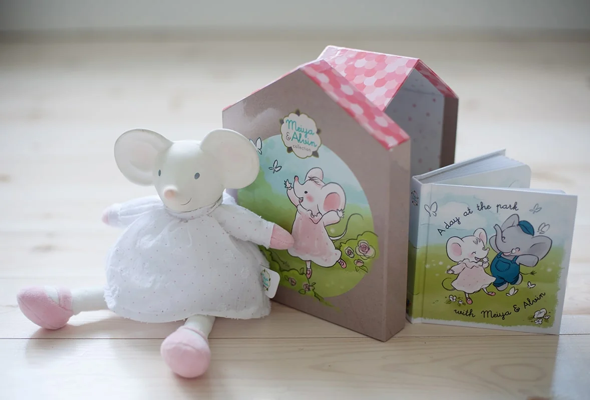 Meiya&amp;Alvin darčekový set DELUXE knižka + hračka - myška Meiya