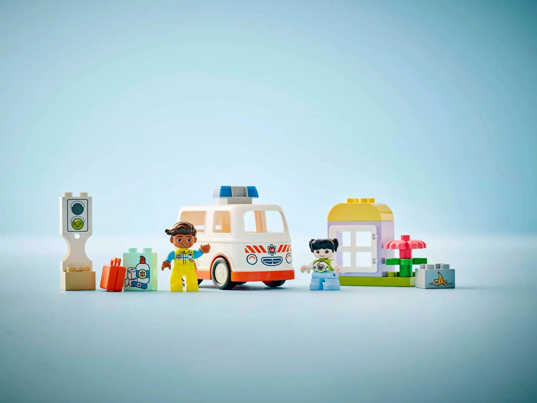 LEGO Sanitka a vodič 10447