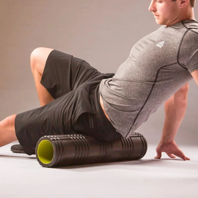 Masážny valec TriggerPoint GRID Foam Roller 2.0 Farba: čierna