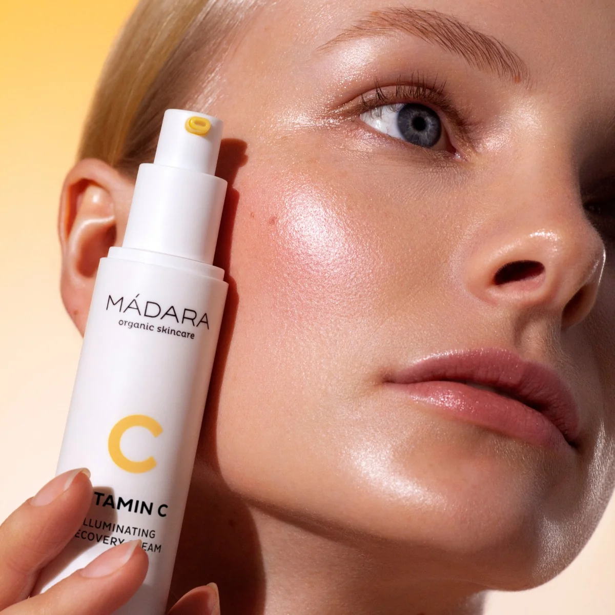 Mádara Rozjasňujúci Pleťový Krém S Vitamínom C 1×50 ml, hydratačný krém