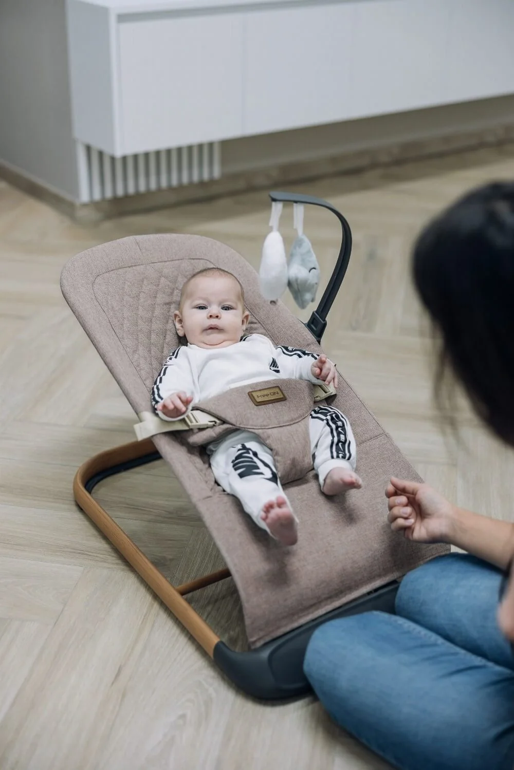 Hojdacie ležadlo pre bábätko FreeON - béžové