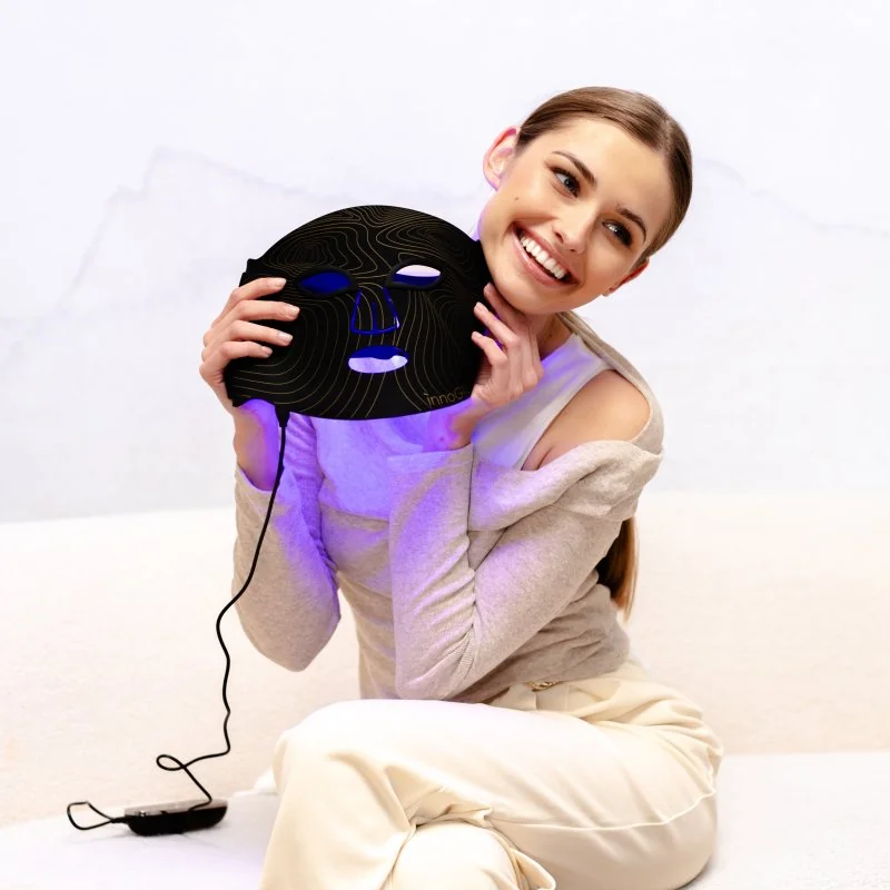 innoGIO gIOperfect silikónová ošetrujúca LED maska na tvár GIO-780