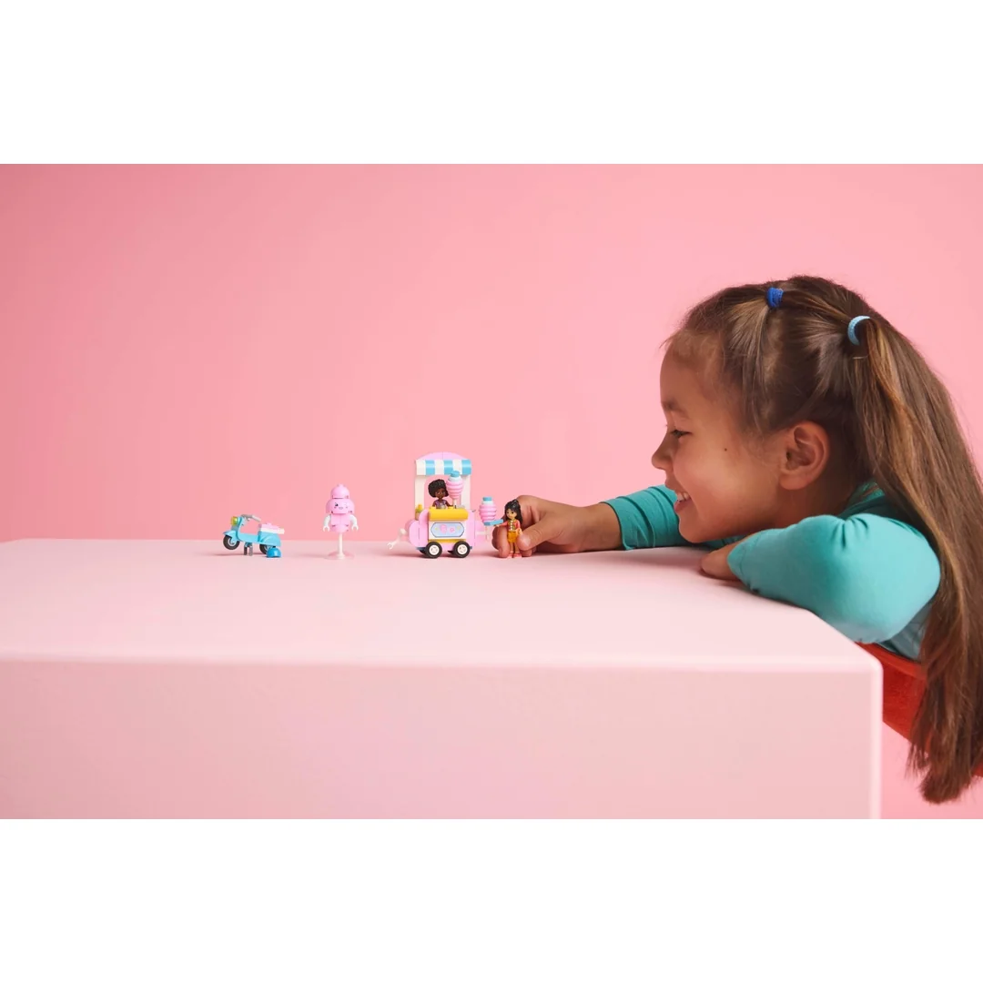 LEGO® Friends 42643 Stánok s cukrovou vatou a skúter