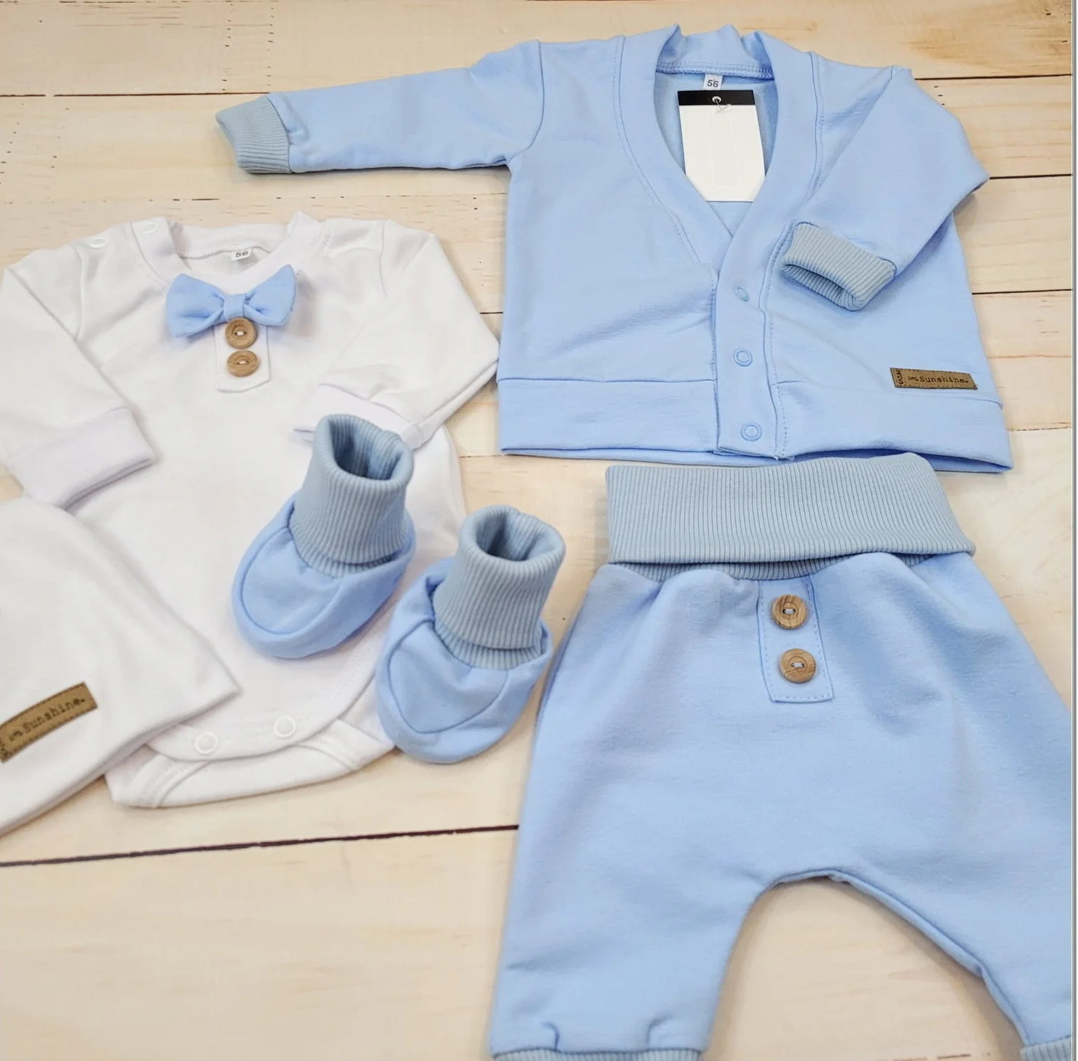 Bavlnená sada, body, nohavice, motýlik a čiapka Elegant Boy 5D, Kazum, modrá/biela