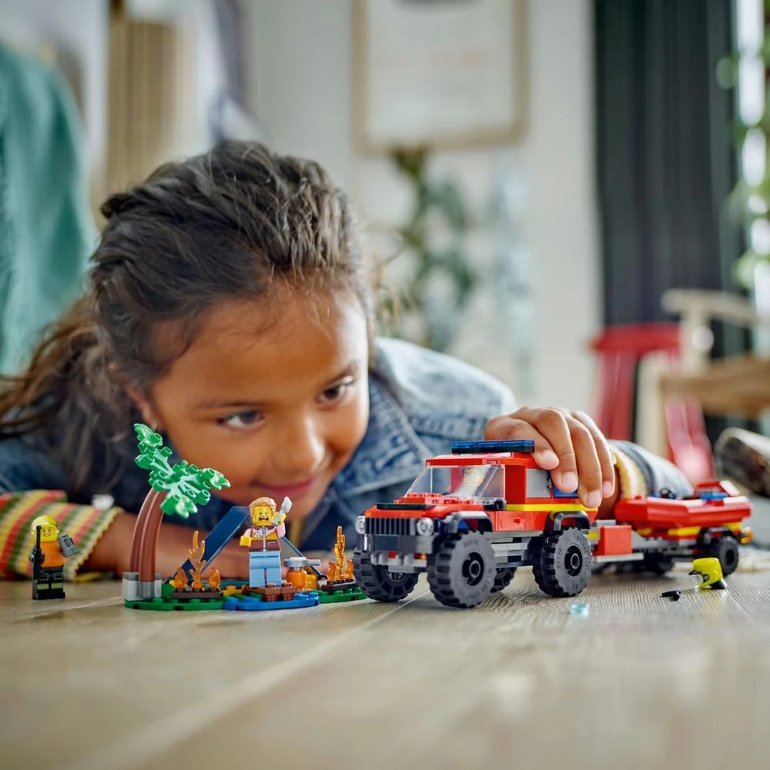 LEGO® City 60412 Hasičské auto 4x4 a záchranný čln