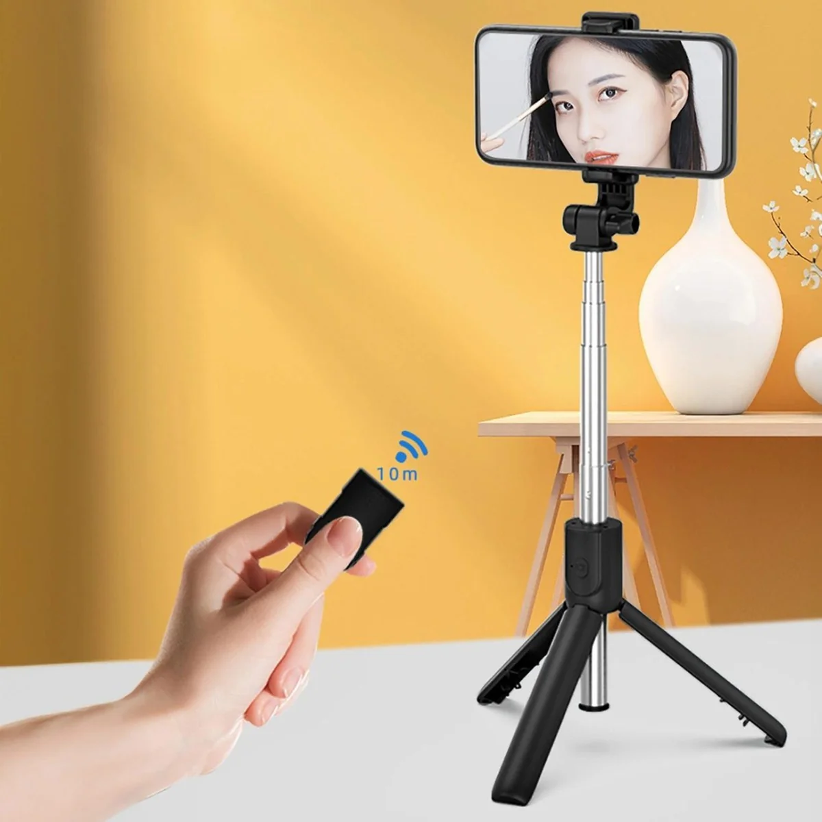 Teleskopický selfie stick s trojnožkou - 70 cm