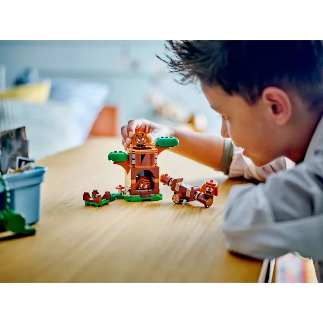 LEGO® Super Mario™ 71433 Goombovia na ihrisku