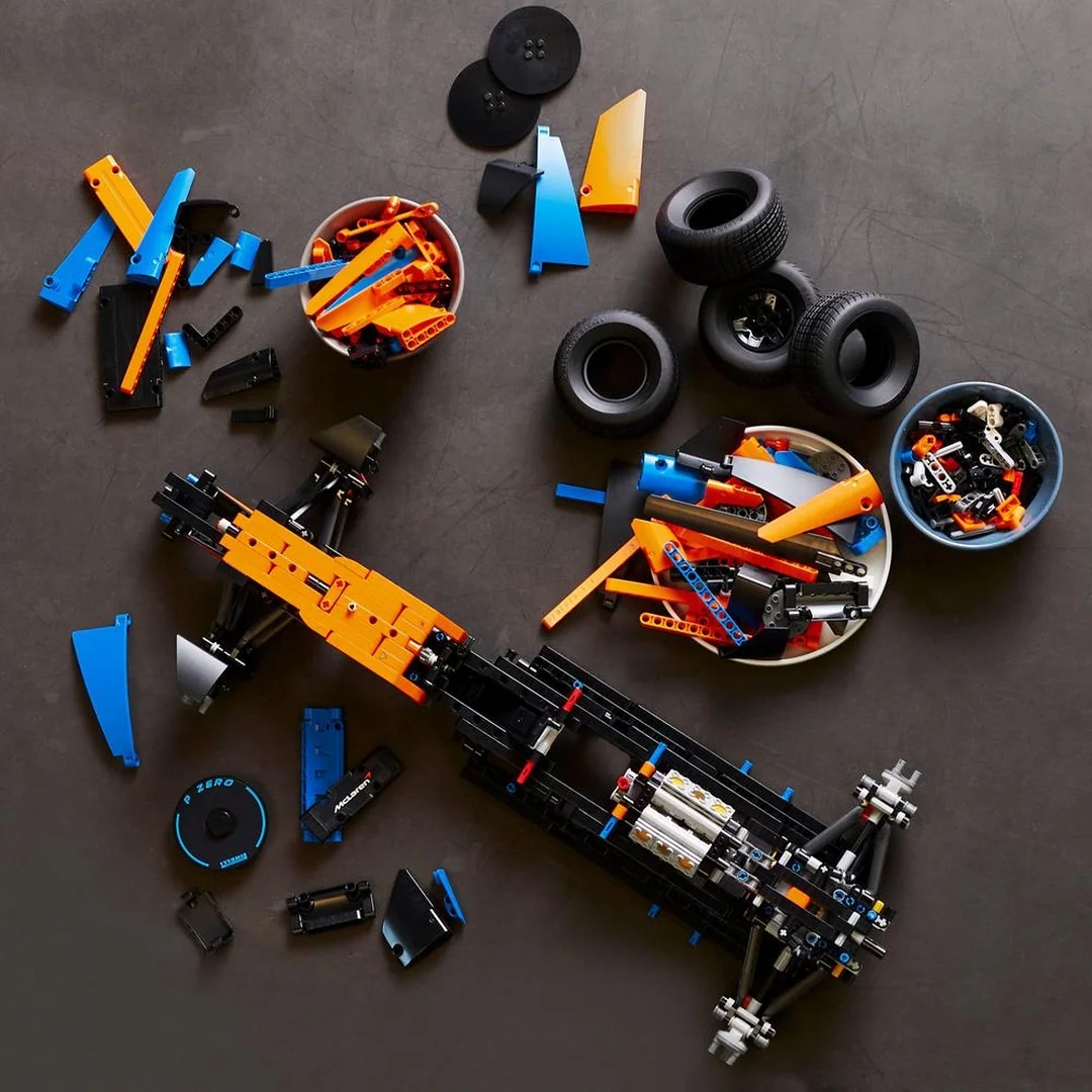 LEGO® Technic™ 42141 Pretekárske auto McLaren Formula 1™