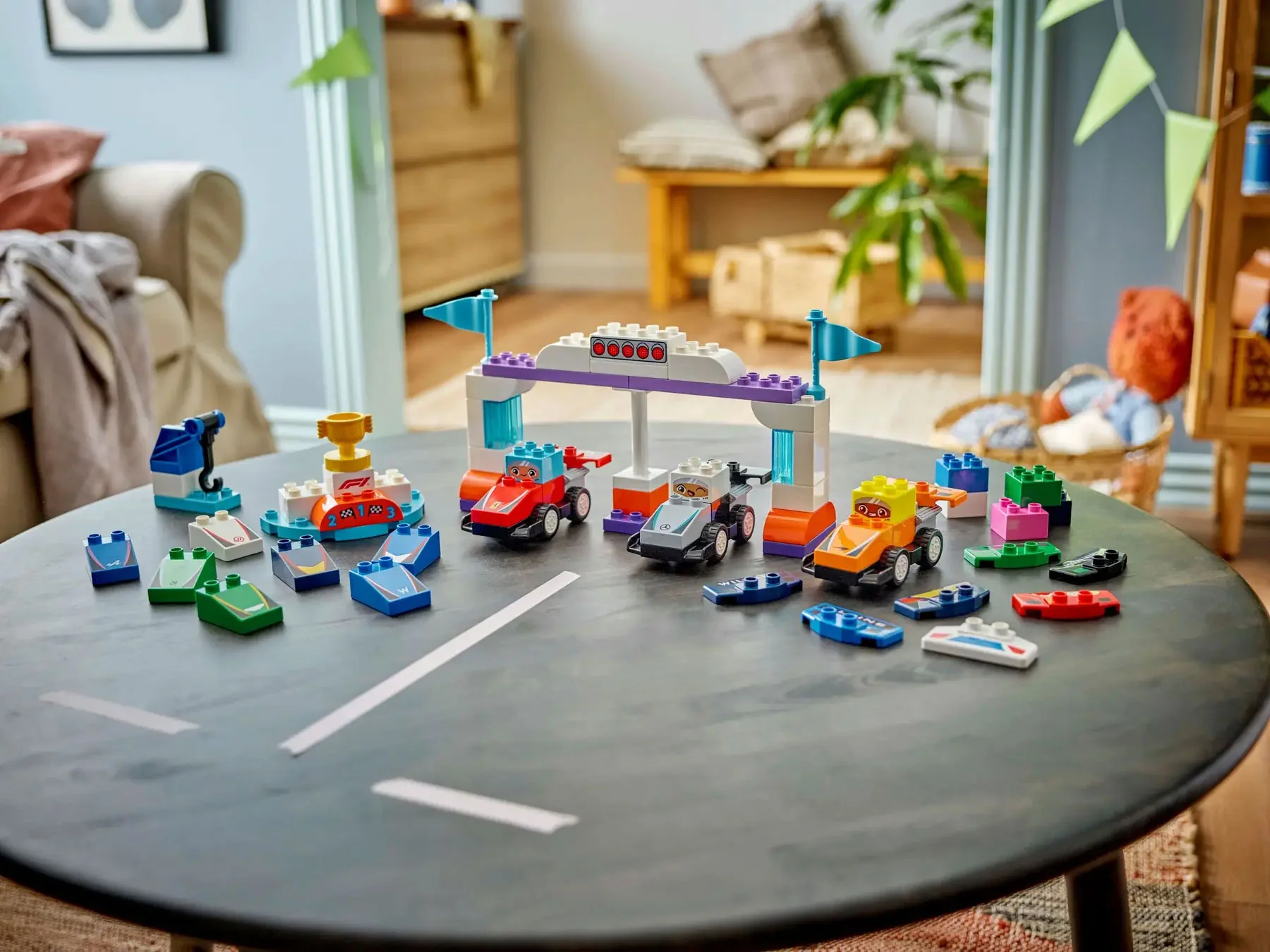 LEGO Pretekárske autá a šoféri tímu F1 10445