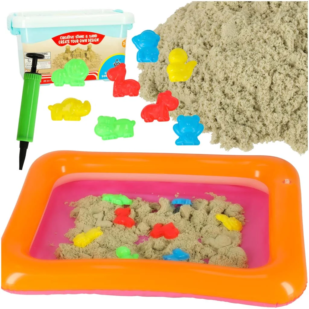 Kinetický piesok 1 kg béžový – 8 formičiek + nafuk. pieskovisko