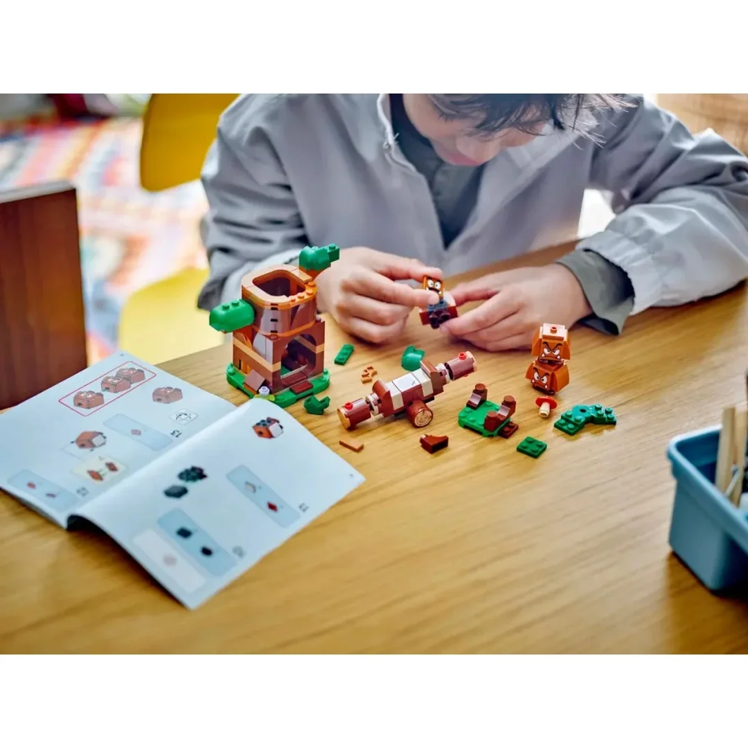 LEGO® Super Mario™ 71433 Goombovia na ihrisku
