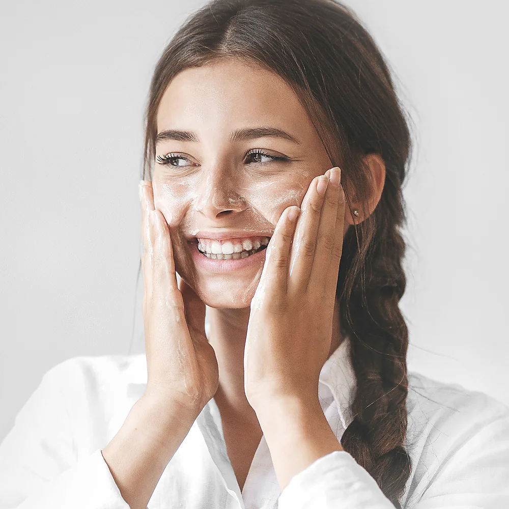 Natuint cosmetics - Čistiaci gél na pleť - hydratačný 3 v 1 Hydrating No-Oil Cleanser 3 in 1