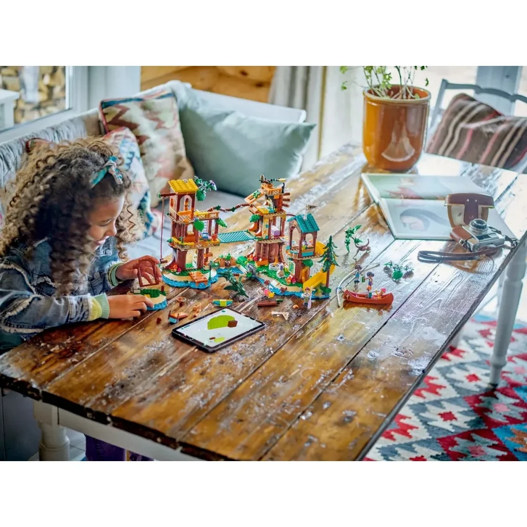 LEGO® Friends 42631 Dobrodružný tábor - dom na strome