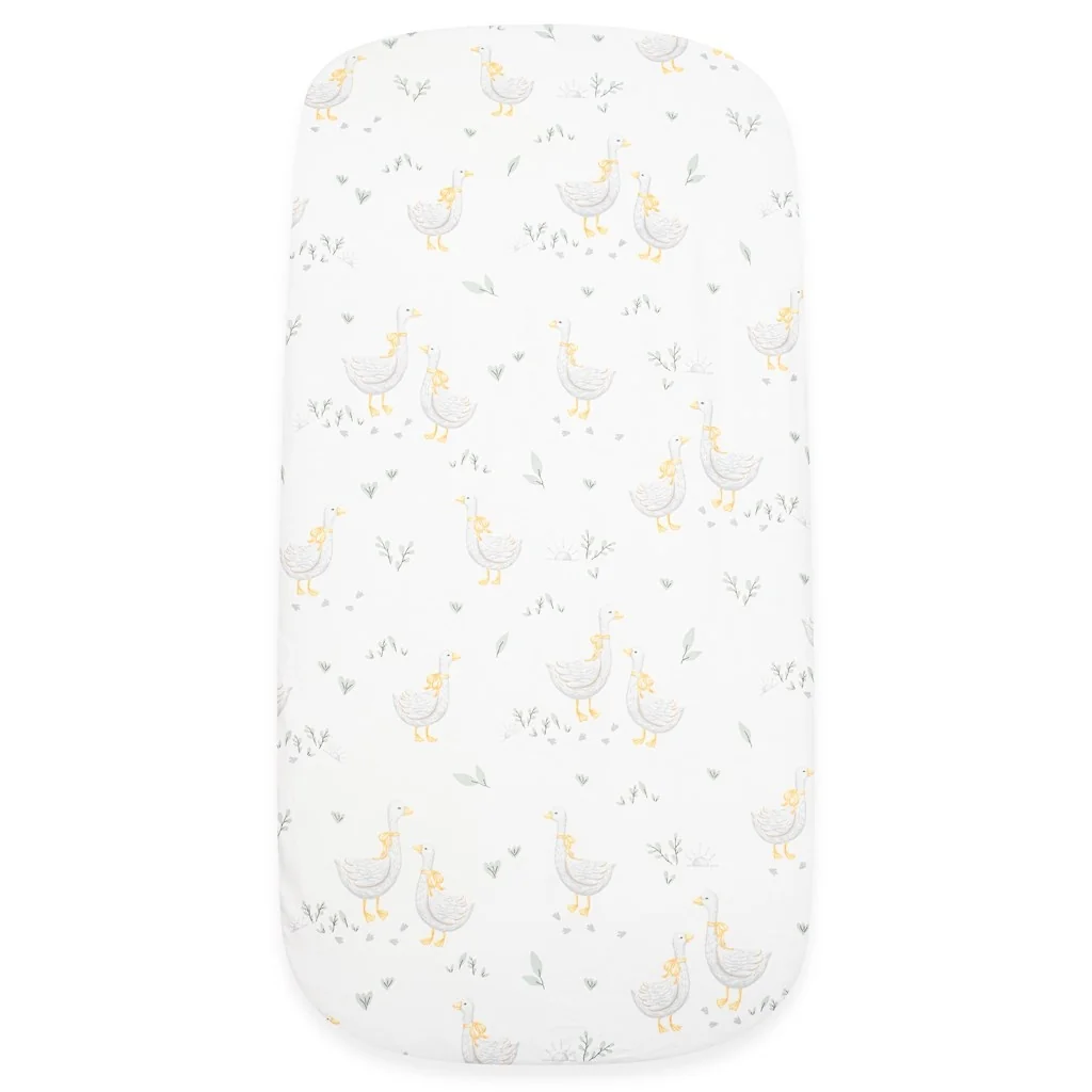 Bavlnené prestieradlo do kočíka New Baby Husičky 35x75 cm , 