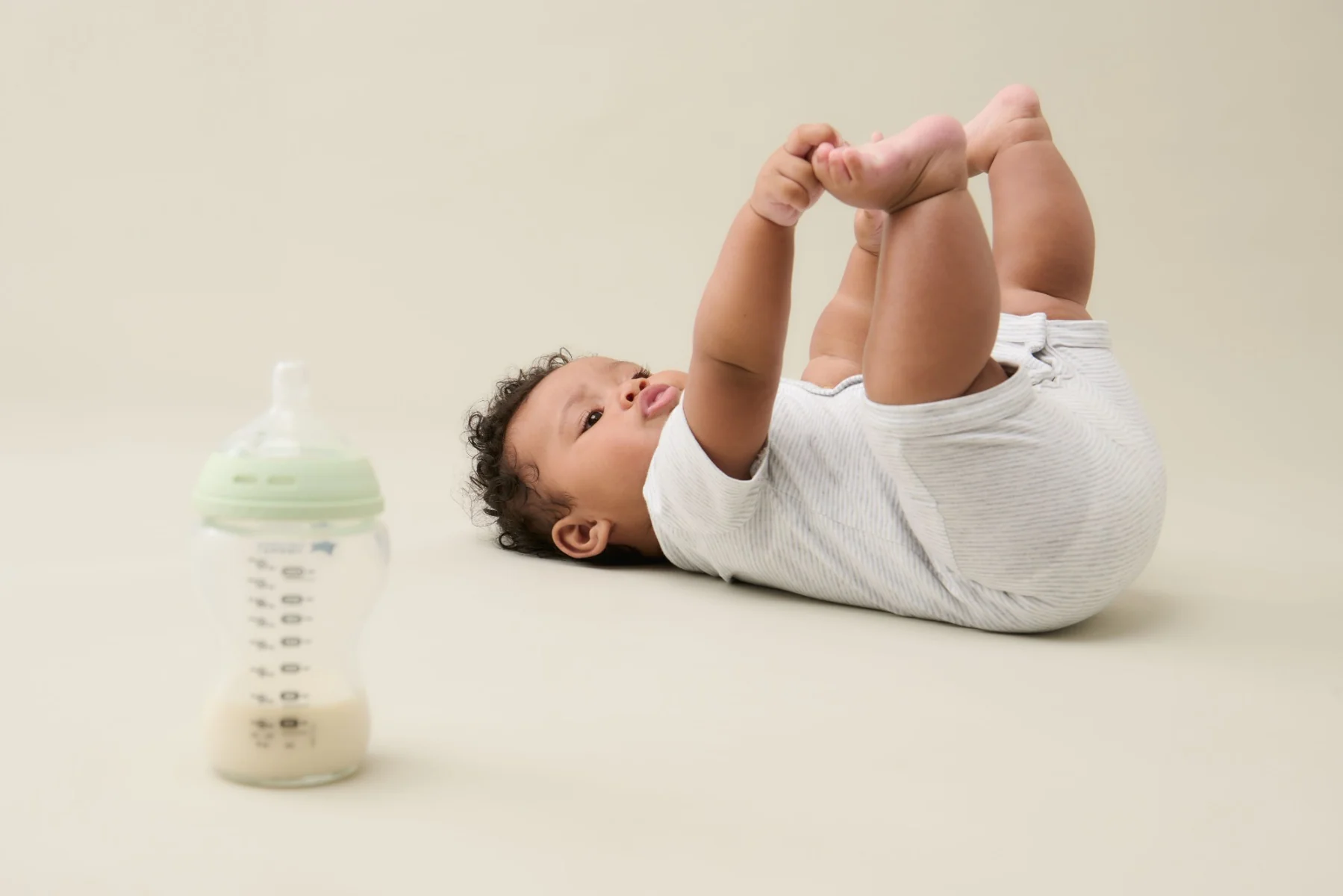 Tommee Tippee Natural Start Sklenená Samoterilizačná Dojčenská Fľaša s ANTI-COLIC cumlíkom Pomalý Prietok 250 ml, 0m+ 1×1 ks, dojčenská fľaša