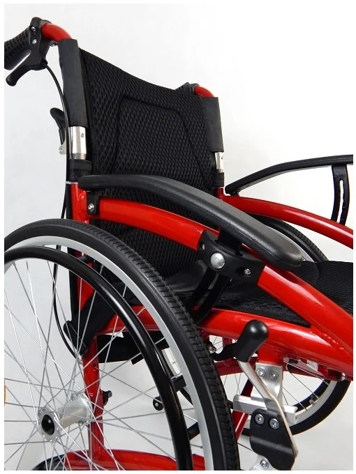 Odľahčený hliníkový invalidný vozík Exclusive Tim Light červená šírka sedadla 46 cm