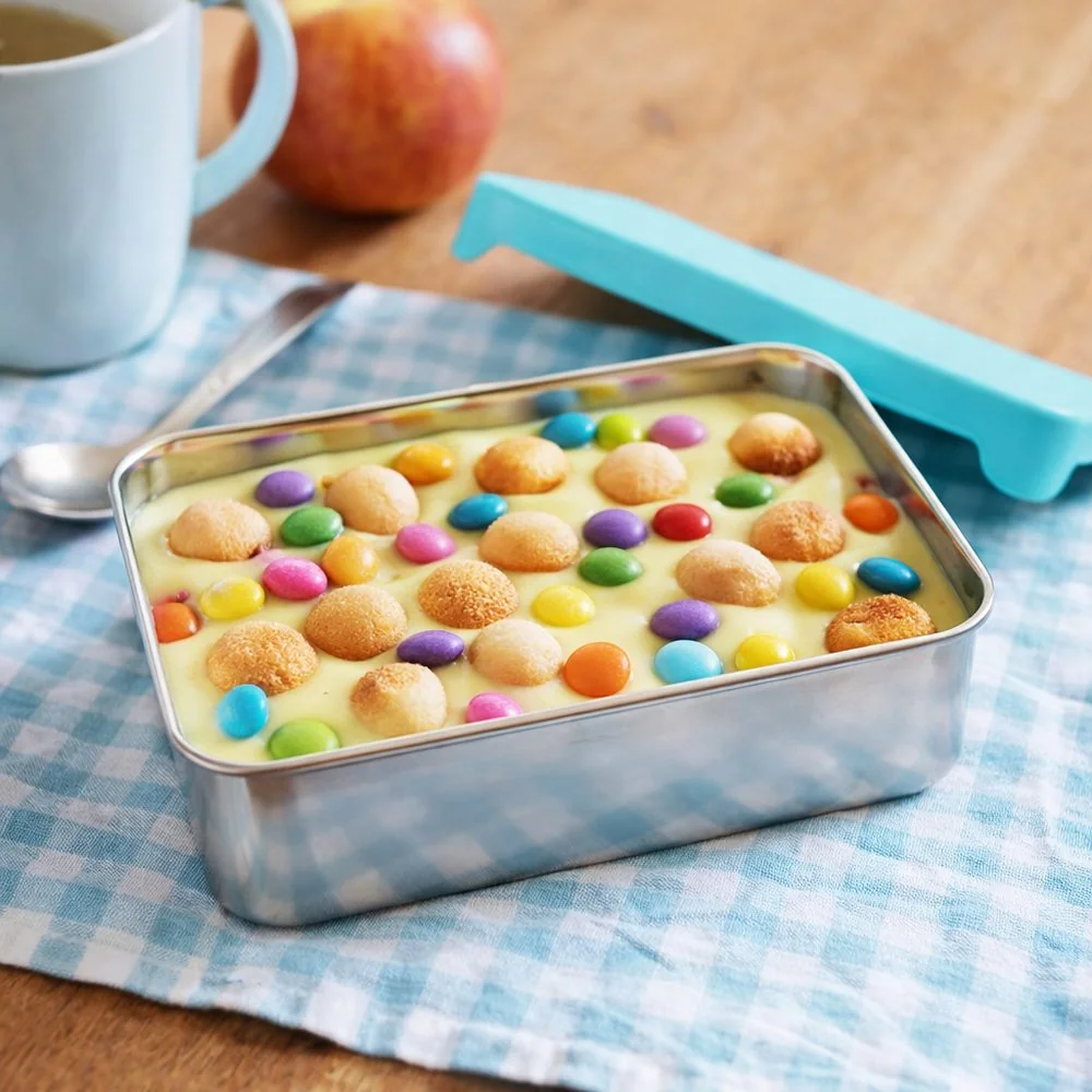 Nerezový bento box 740 ml so silikónovým vekom zelený, s prepážkou