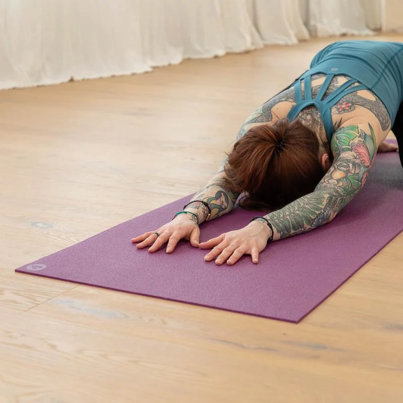 Bodhi Rishikesh Premium 60 PVC joga podložka s popruhmi 183 x 60 cm 4,5 mm YRAB