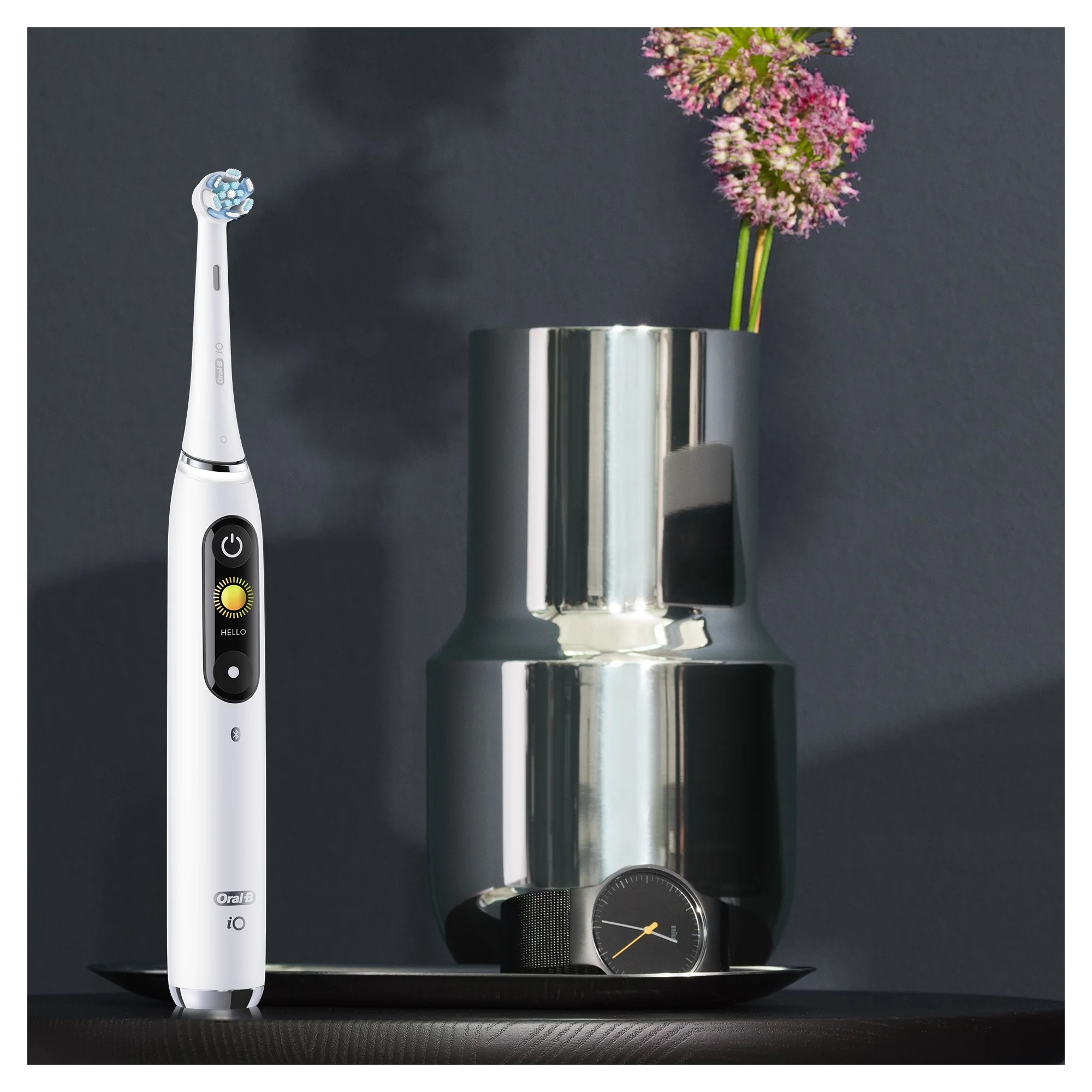 Oral B EK iO Series 9 White alabaster + držiak zubnej kefky + cestovné púzdro 1×1 set, elektroniícká zubná kefka