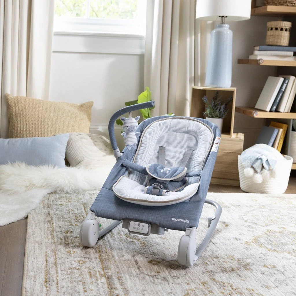 Lehátko masážne vibrujúce s melódiou Happy Belly™ Rock-to-Bounce – Chambray 0m+ do 9kg