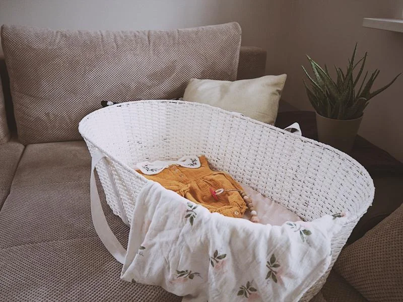 AHOJBABY Mojžišov košík pre bábätko Paper Dream white + matrac 1×1 ks, mojžišov košík