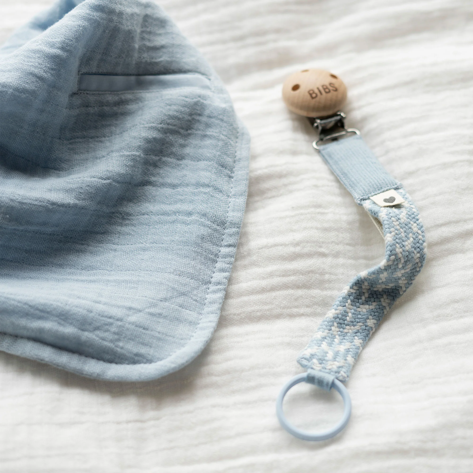 BIBS Paci Braid klip na cumlík Pale Butter / Ivory
