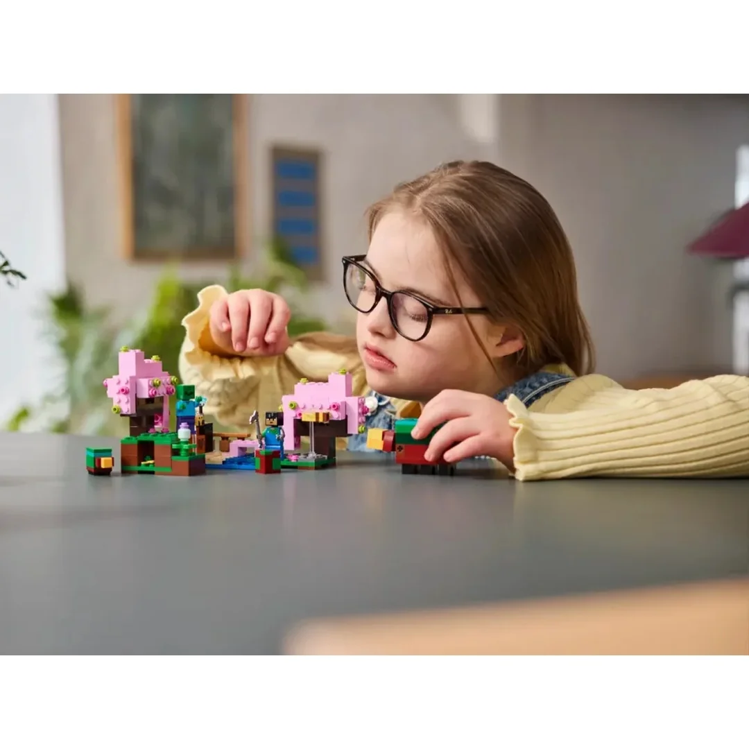 LEGO® Minecraft® 21260 Záhrada s rozkvitnutými čerešňami