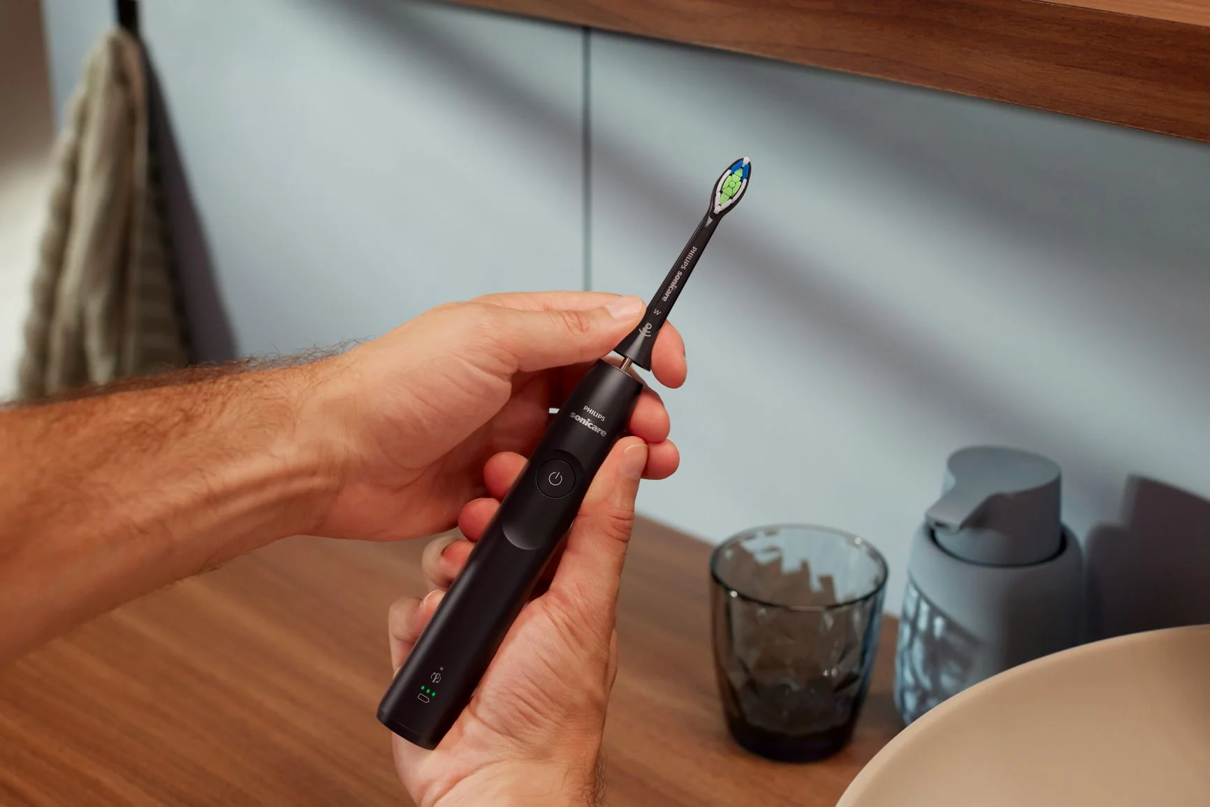 Philips Sonicare 5300
HX7101/02 1×1 ks, sonická elektrická zubná kefka
