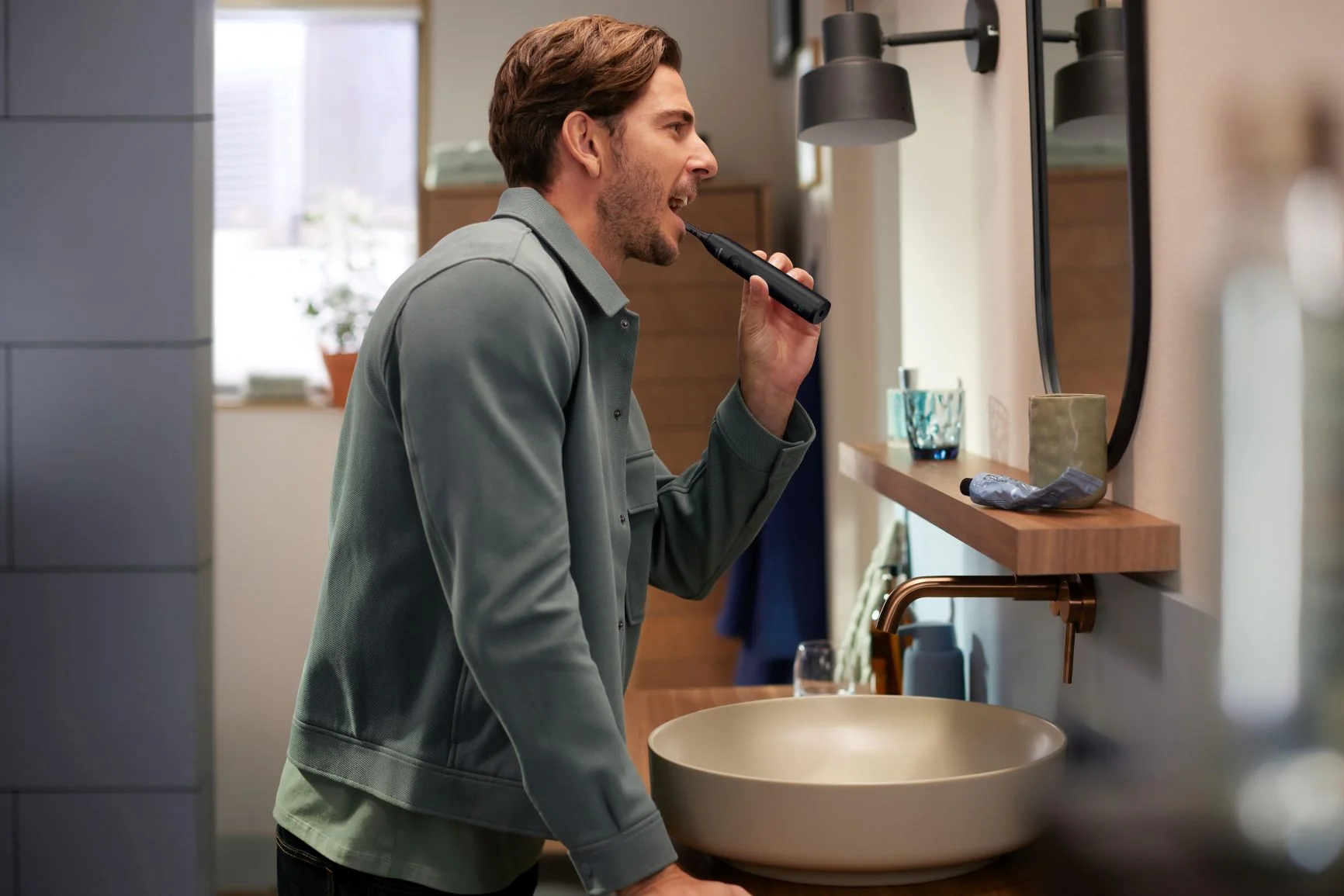 Philips Sonicare 5300
HX7101/02 1×1 ks, sonická elektrická zubná kefka