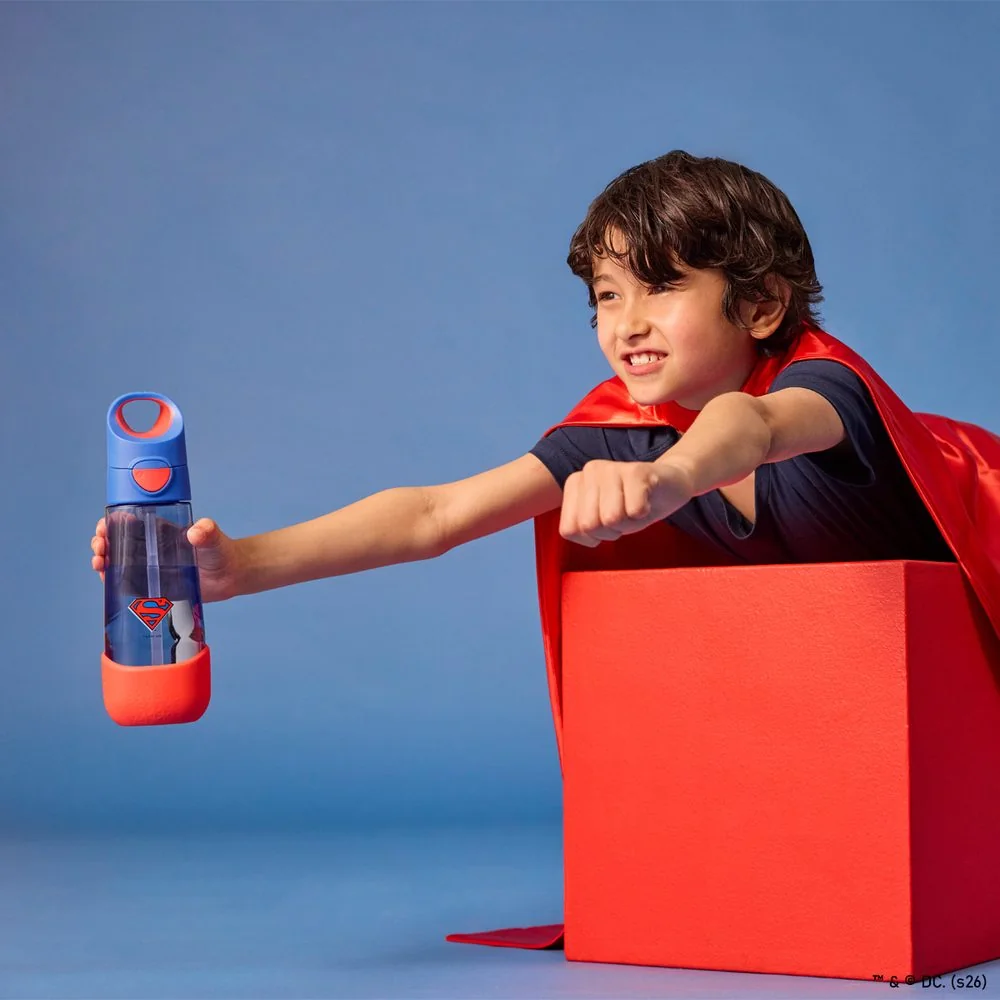 Fľaša na pitie so slamkou 600 ml Superman