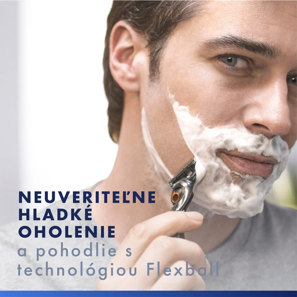 Gillette darčeková sada ProGlide: pánsky holiaci strojček s 5 čepeľami, 2 náhradné hlavice, gél na holenie, ponožky 1 set