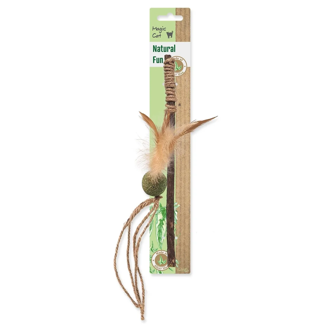 Hračka Magic Cat Natural Fun palička s prírodnými pierkami a povrázkami mix 25cm