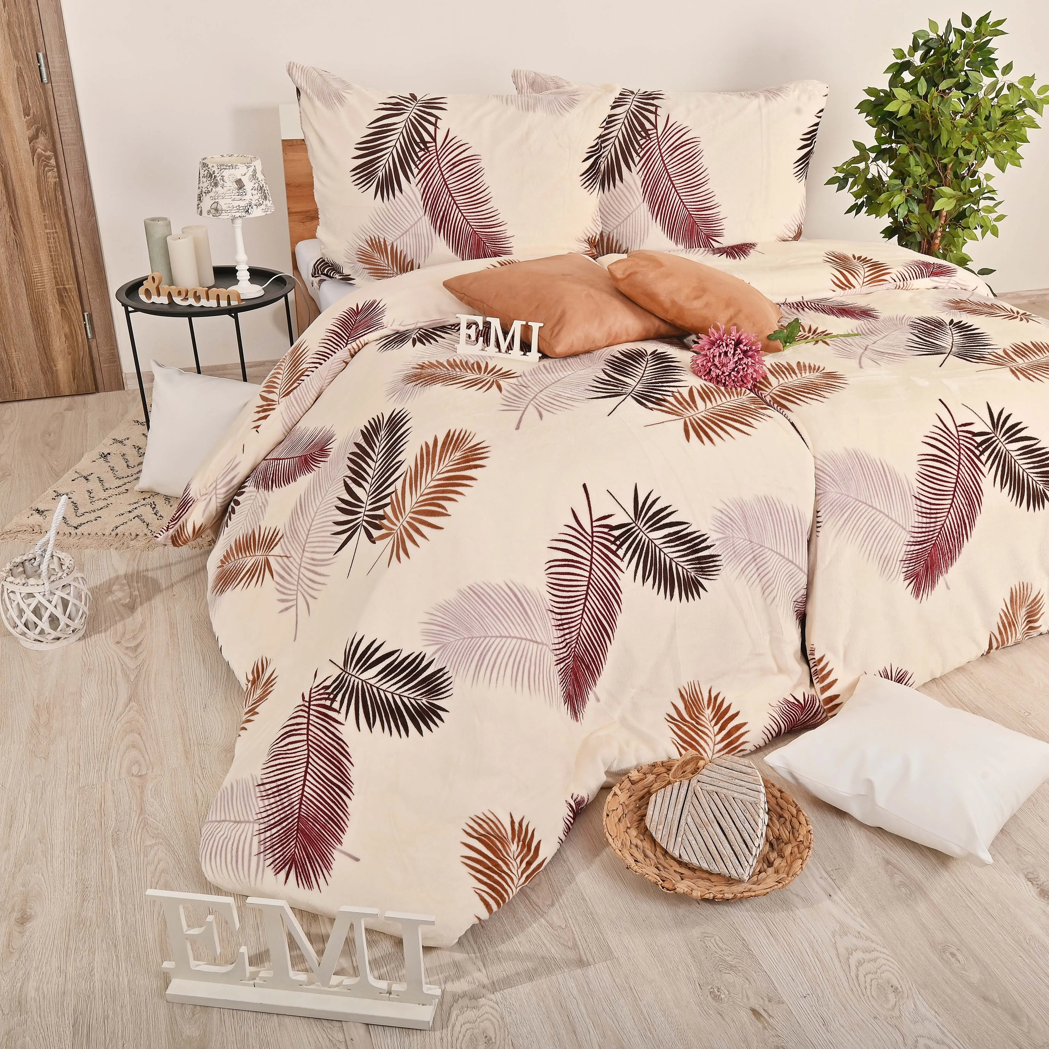 Obliečky z mikroplyšu Molly EMI Štandardný set jednolôžko obsahuje 1x 140x200 + 1x 70x90
