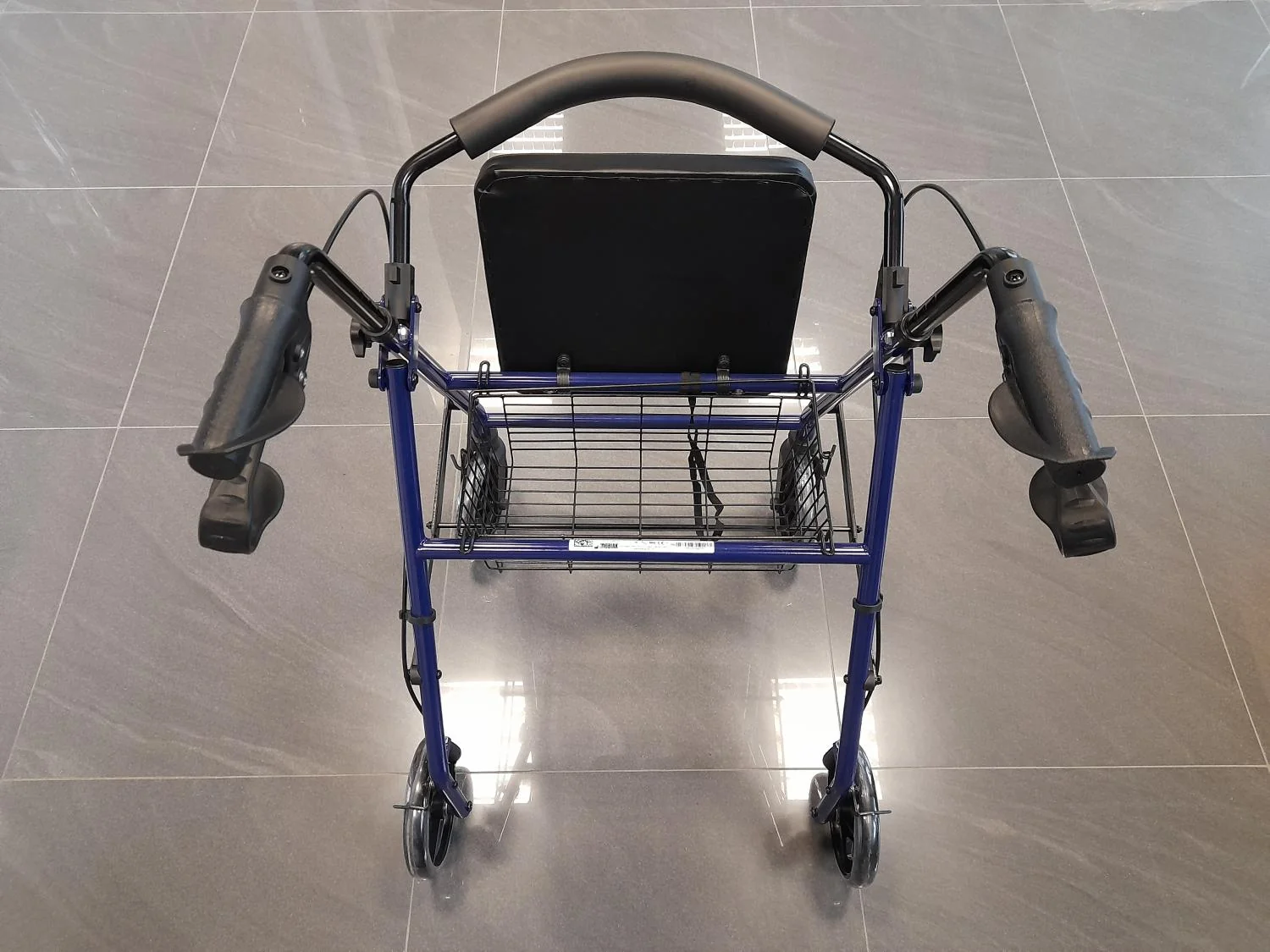 Skladacie chodítko pre seniorov - Rollator