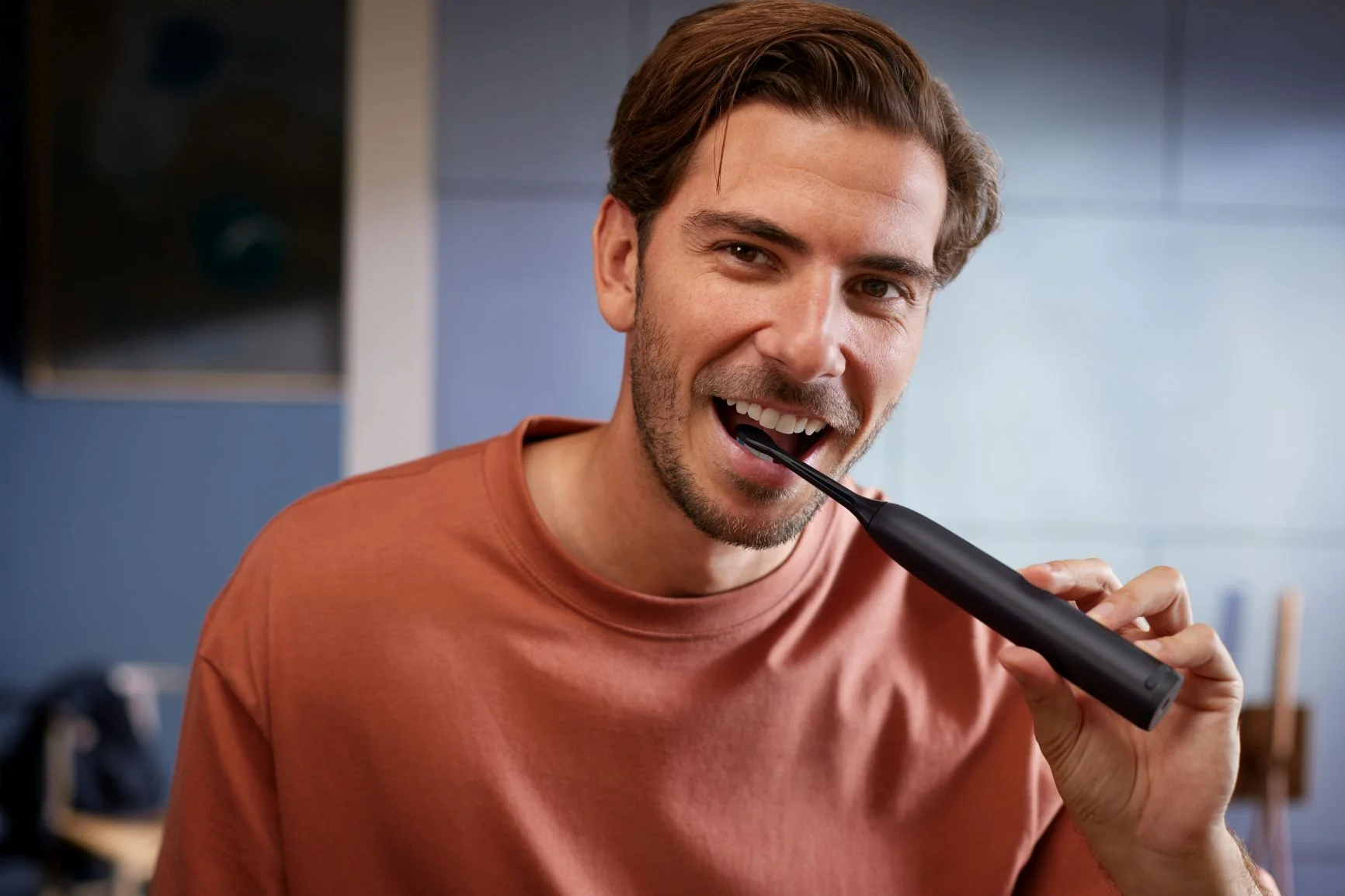 Philips Sonicare 5300 
HX7101/02 1×1 ks, sonická elektrická zubná kefka