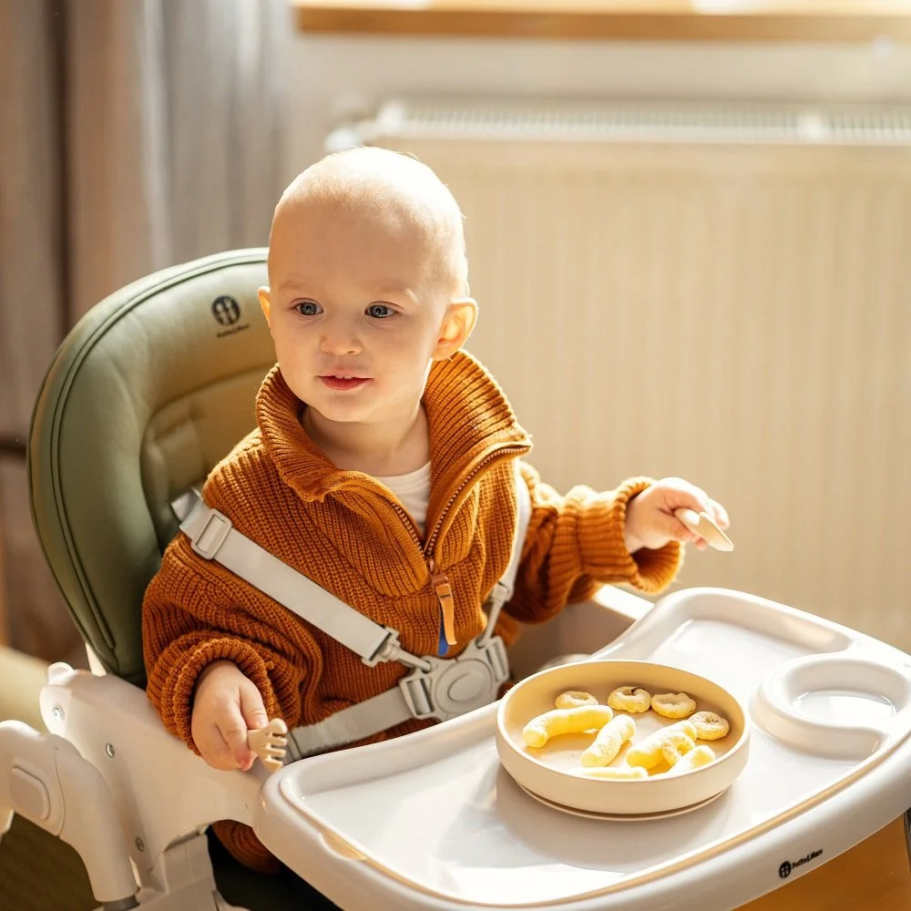 Petite&Mars Gusto Complete detská jedálenská stolička Mature Olive