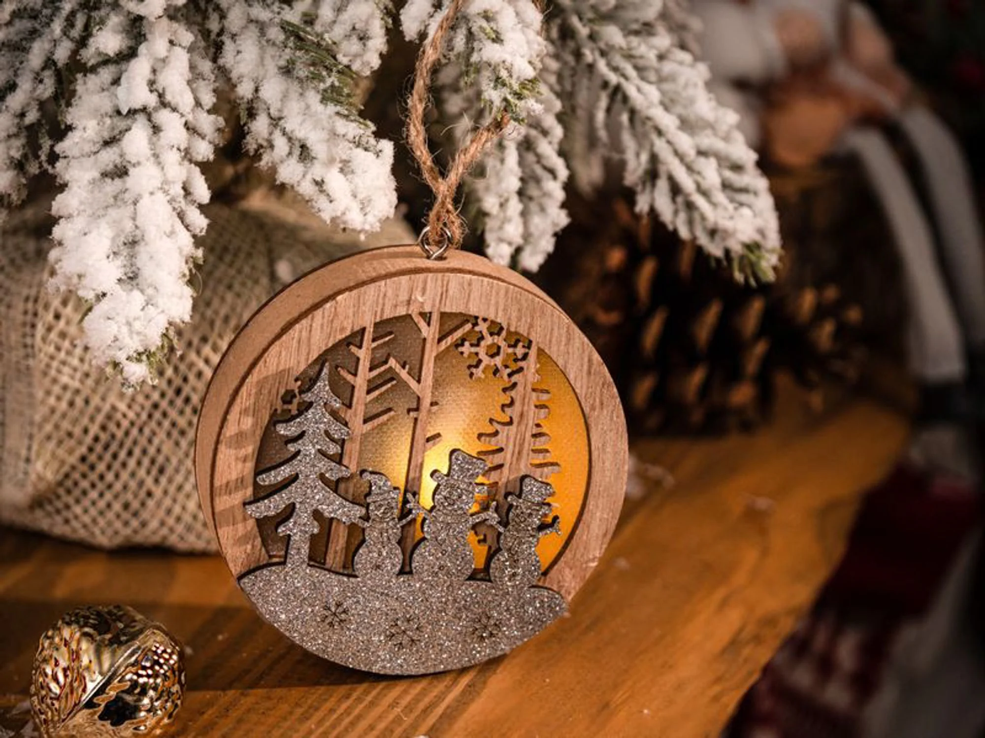 MagicHome vianočný LED snehuliak v guli, balenie 12 ks Závesný, MDF, 8,5x2x8,5 cm