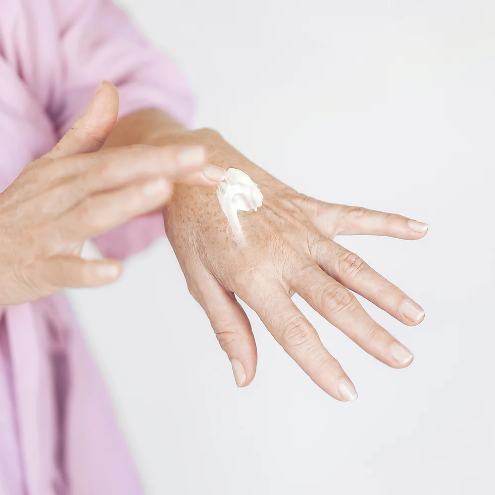 Natuint - Výživný krém na ruky Silky Touch Hand Cream