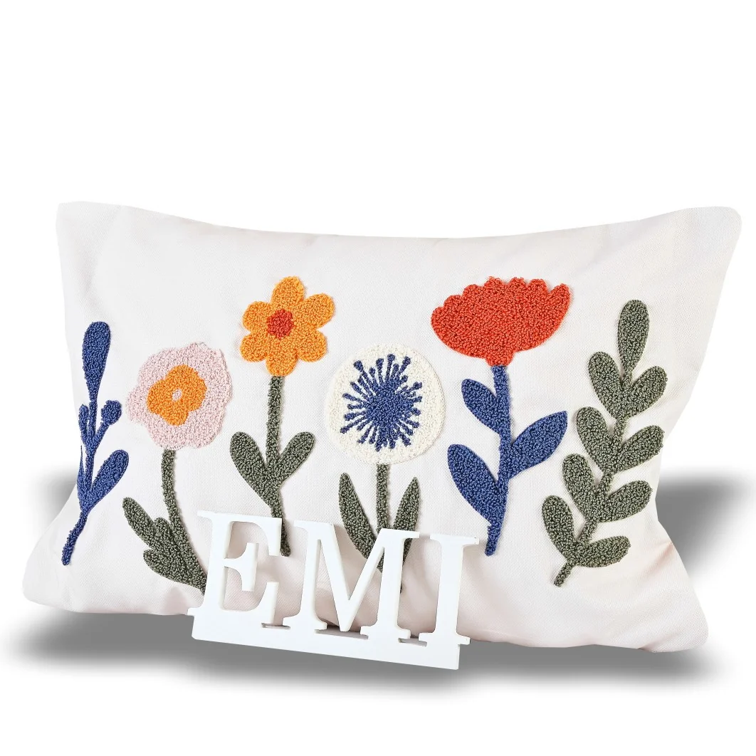 Dekoratívny vankúš Flowers 49 x 34 cm EMI