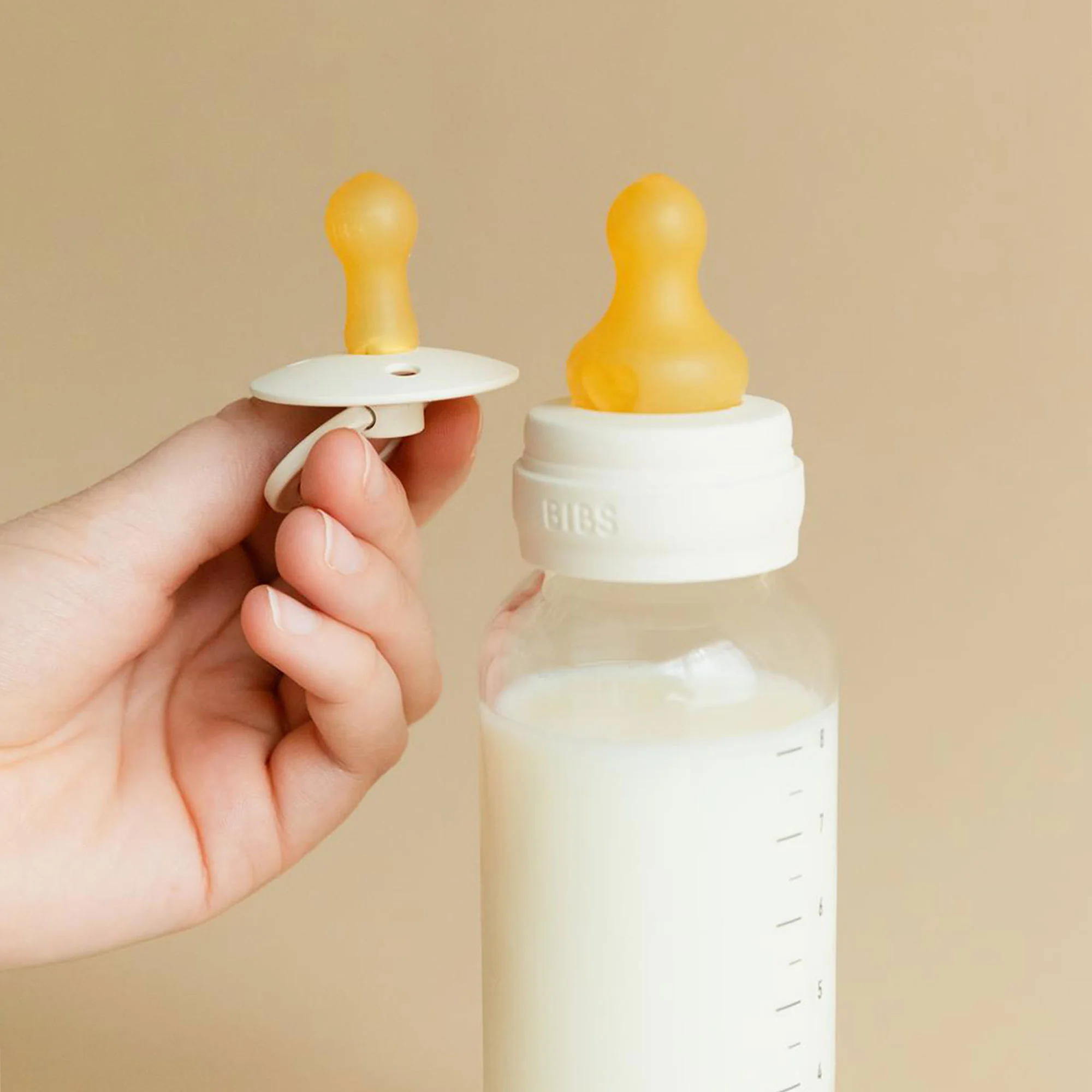 BIBS antikoliková sklenená fľaša s kaučukovým cumlíkom 240ml - Sage