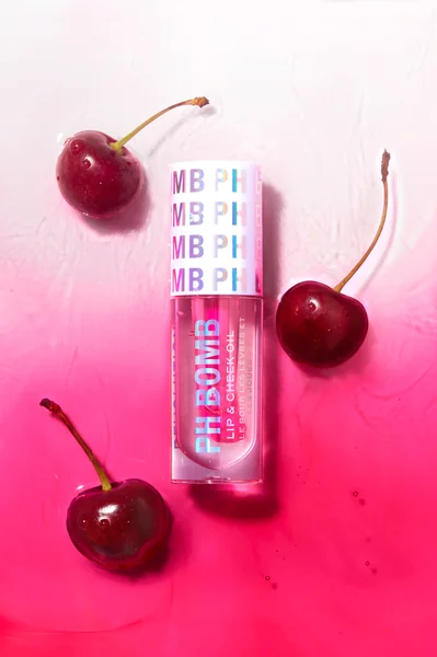 Revolution, PH Bomb Lip & Cheek Oil Universal 1×4,5 ml, lesk na pery