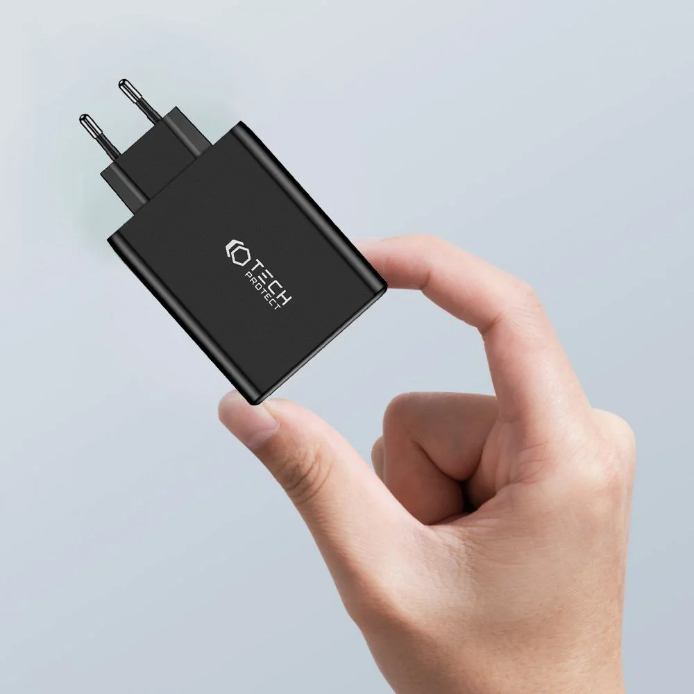 Tech-Protect GaN sieťová nabíjačka USB / 3x USB-C 100W PD QC, čierna
