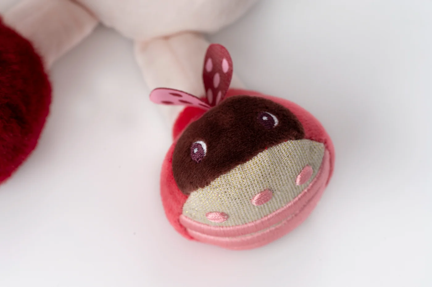 Lilliputiens – textilná hračka s aktivitami - jednorožec Lena 
