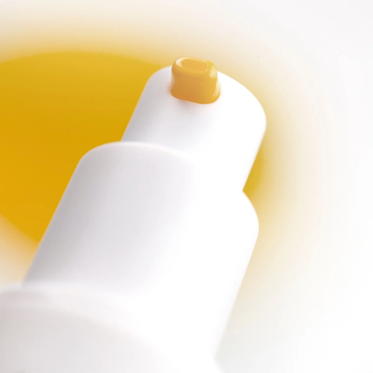 Mádara Rozjasňujúci Pleťový Krém S Vitamínom C 1×50 ml, hydratačný krém
