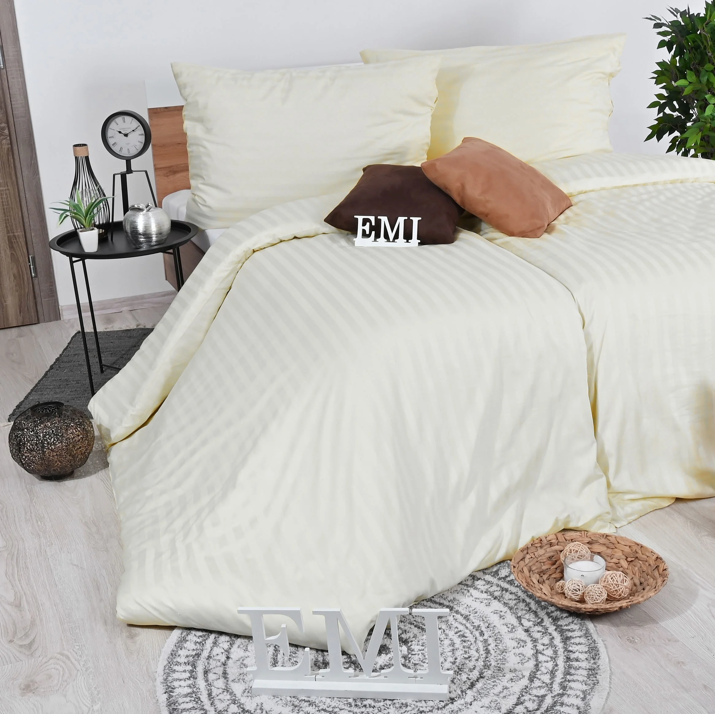 Obliečky damaškové krémové EMI Štandardný set jednolôžko obsahuje 1x 140x200 + 1x 70x90