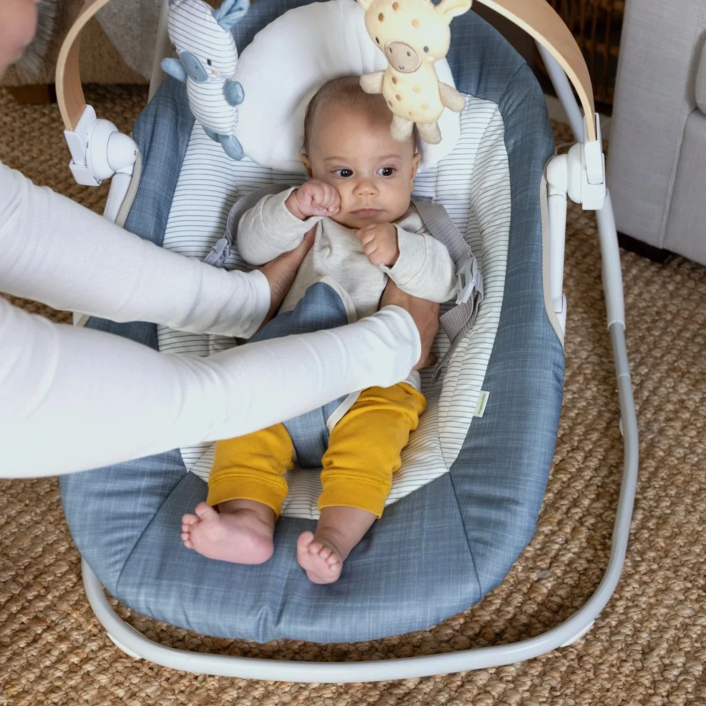 Hojdačka pohupujúca hudobná Chambray 0m+, do 9 kg