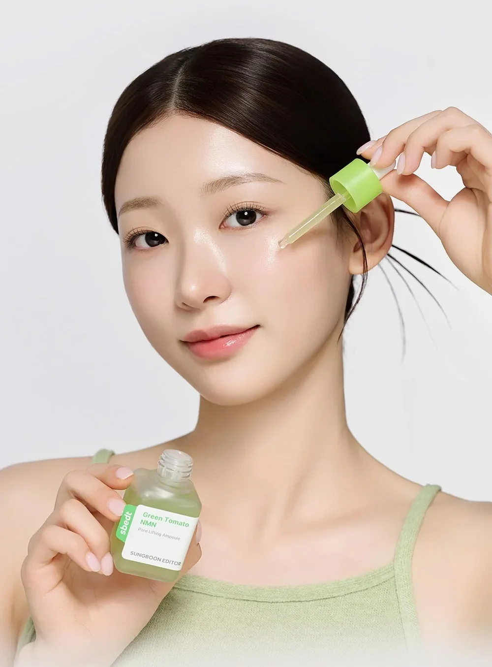SUNGBOON EDITOR Green Tomato NMN Pore Minimizing Ampoule Spevňujúca ampulka na minimalizáciu pórov so zelenou paradajkou a NMN 40ml