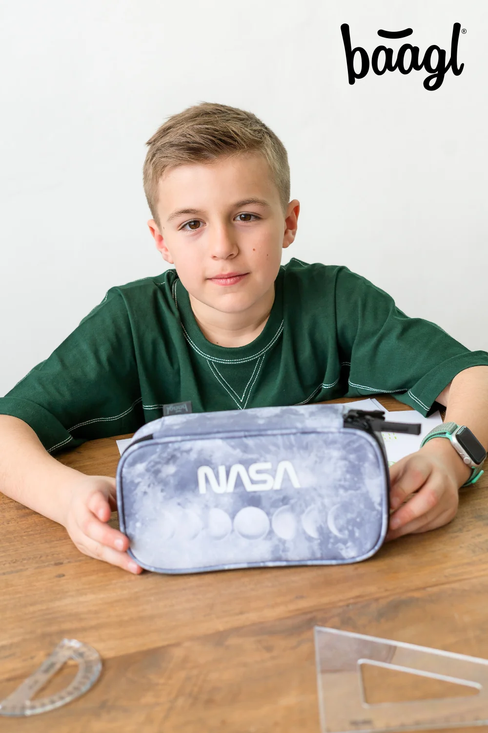 Baagl školský peračník etue NASA sivý sivý, oválny