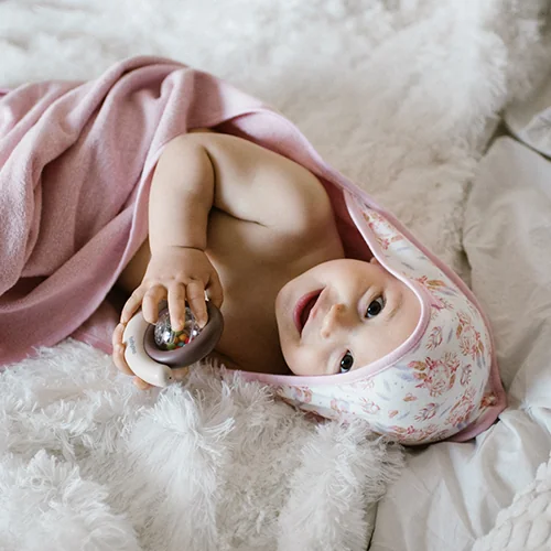 BABYONO Hrkálka slimáčik 3m+ 1×1 ks, hrkálka