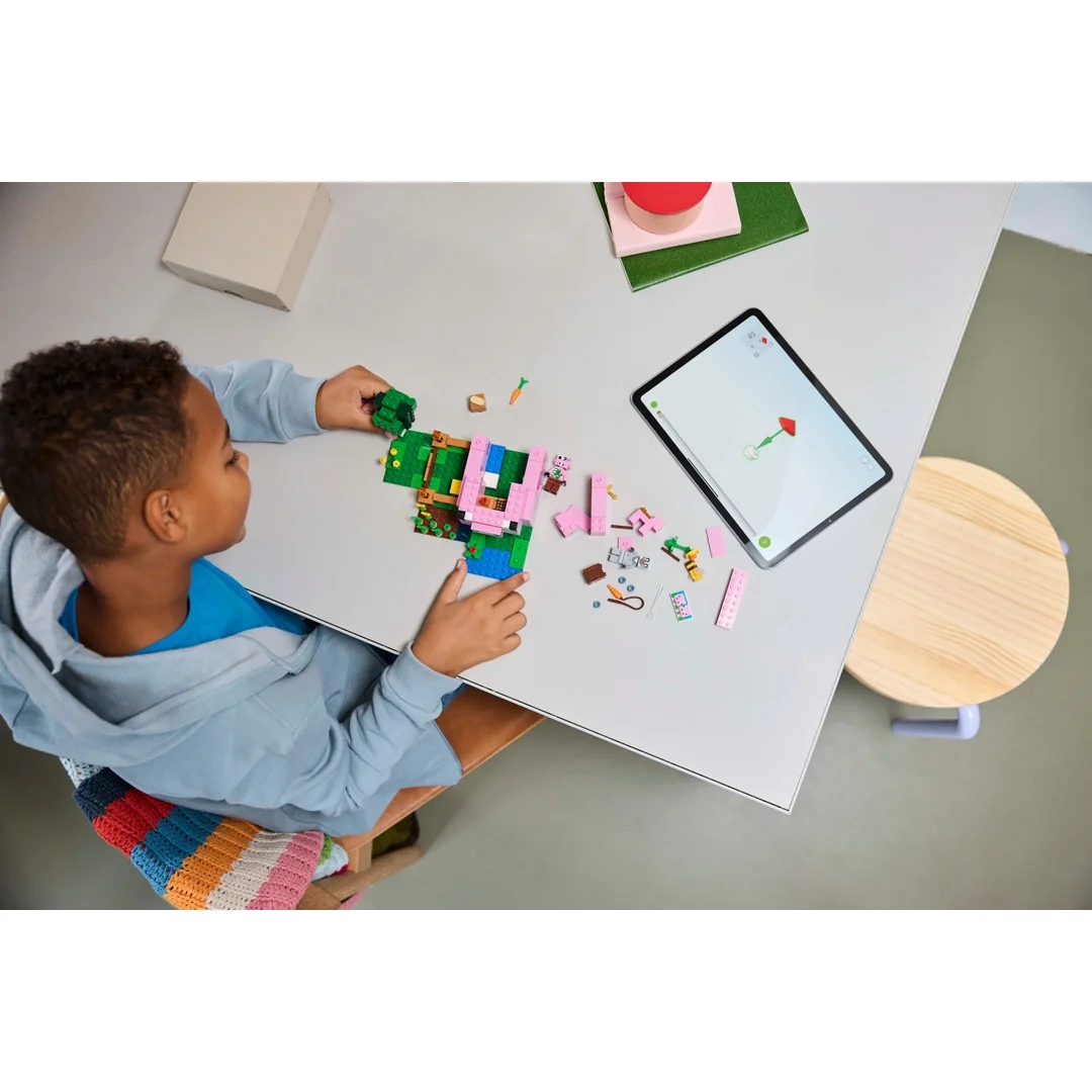 LEGO® Minecraft® 21268 Domček Prasiatka
